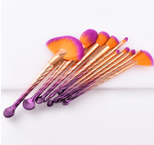 10 makeup brushes