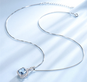 Collar azul cielo