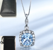 Collar azul cielo