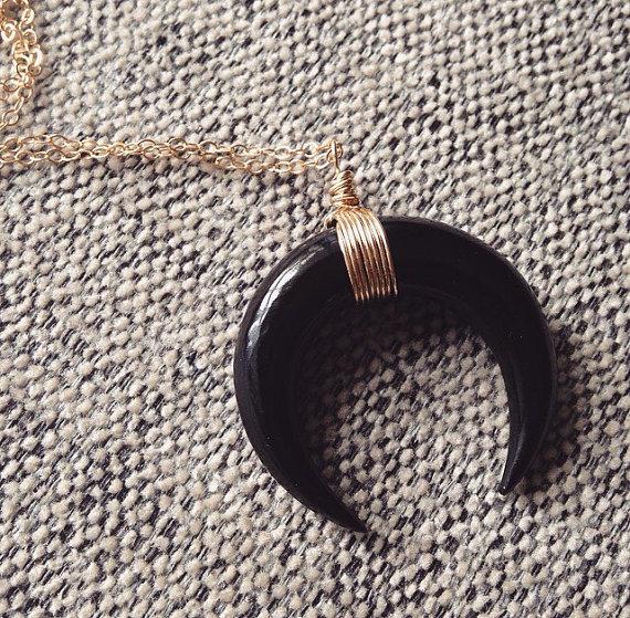 Collar imitación de marfil