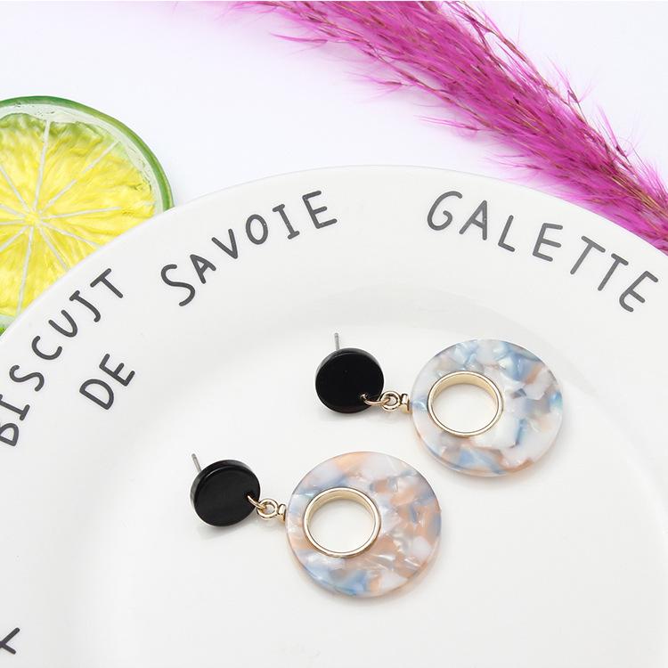 Geometric acrylic circle earrings