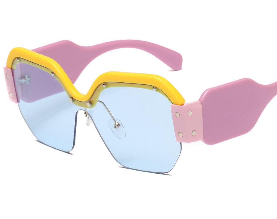 Large frame sunglasses