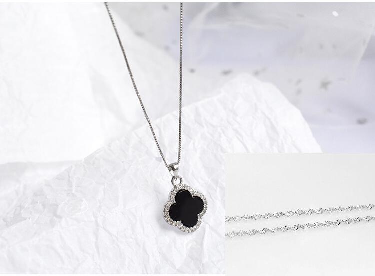 Collar trébol cuatro hojas