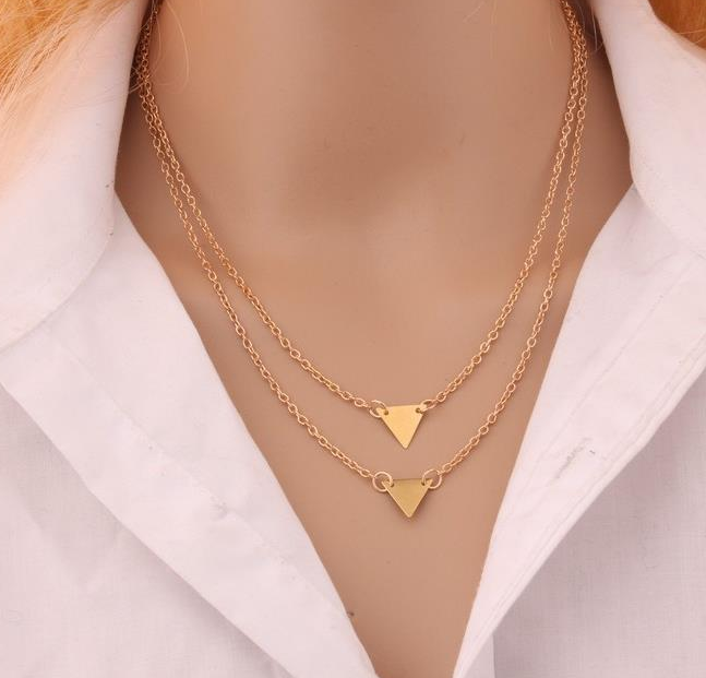 Collares de color dorado