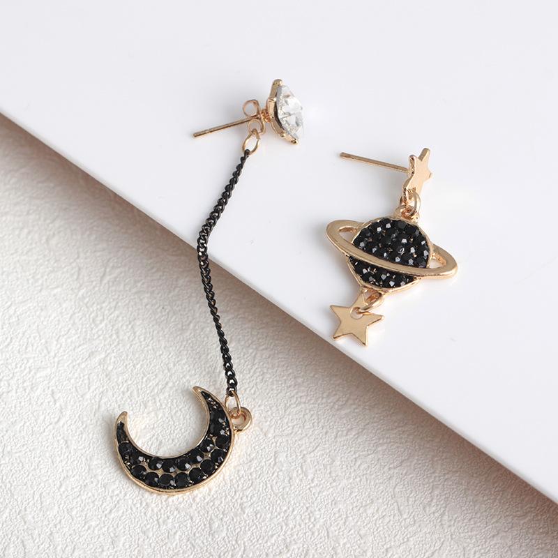 Korean fashion moon Saturn asymmetrical
