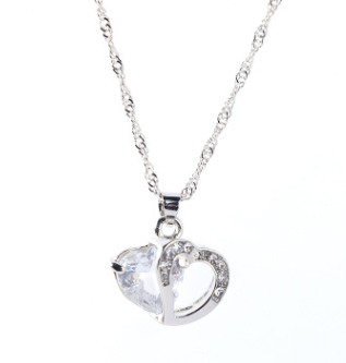 Collar forma corazón colgante
