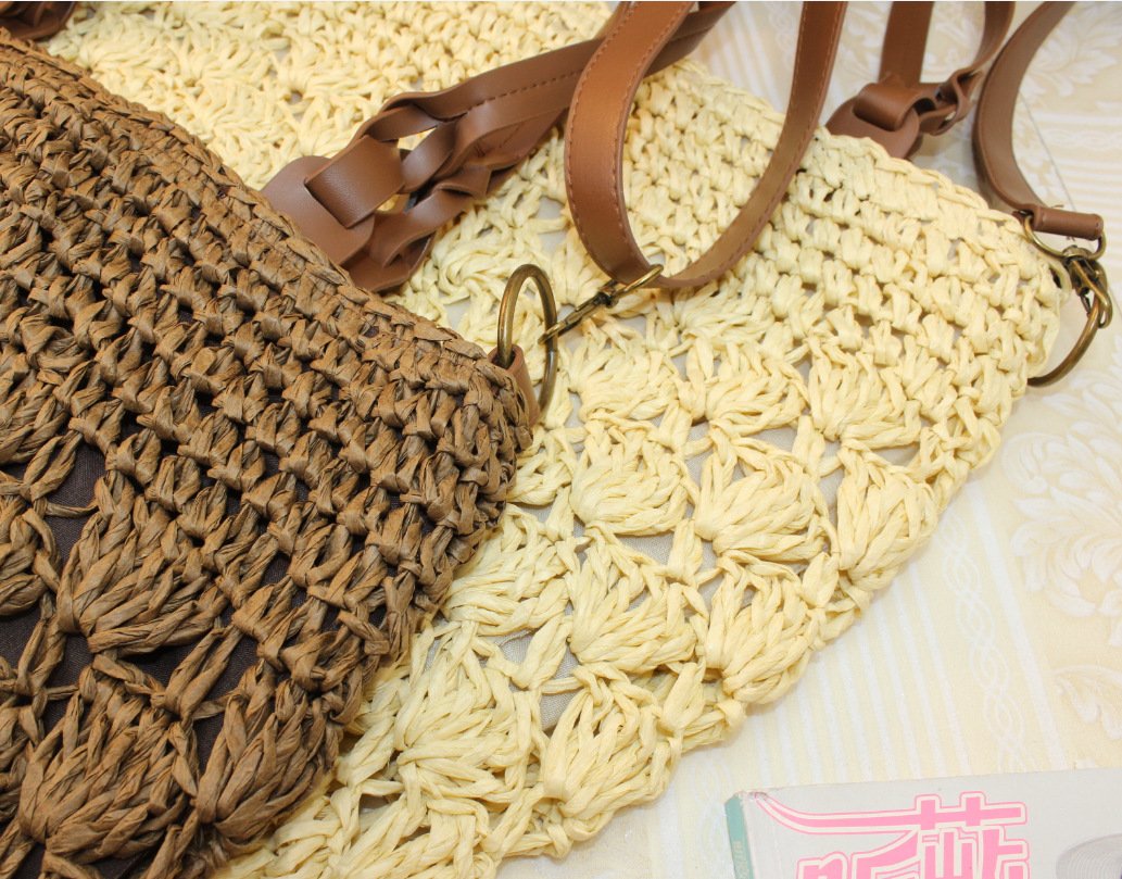 Bamboo and rattan straw weaving pointed Japanese and Korean style Mexican style portable diagonal package