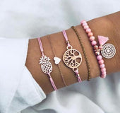 Pulsera con flecos de coco y corazón de piña