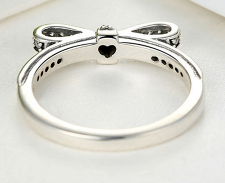 Cute bow ring