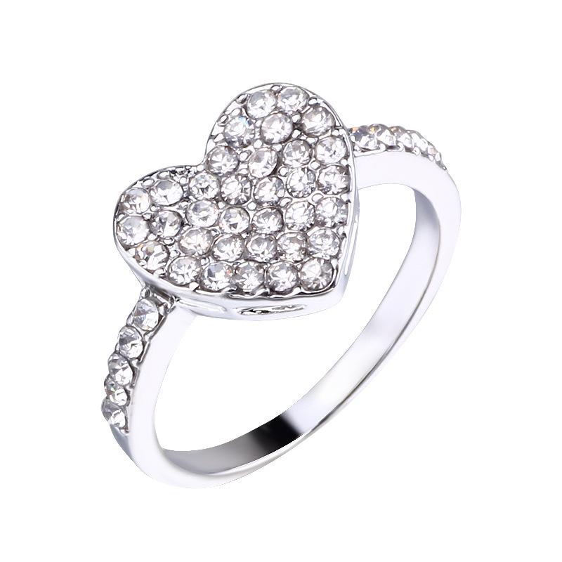 Creative heart-shaped diamond ring