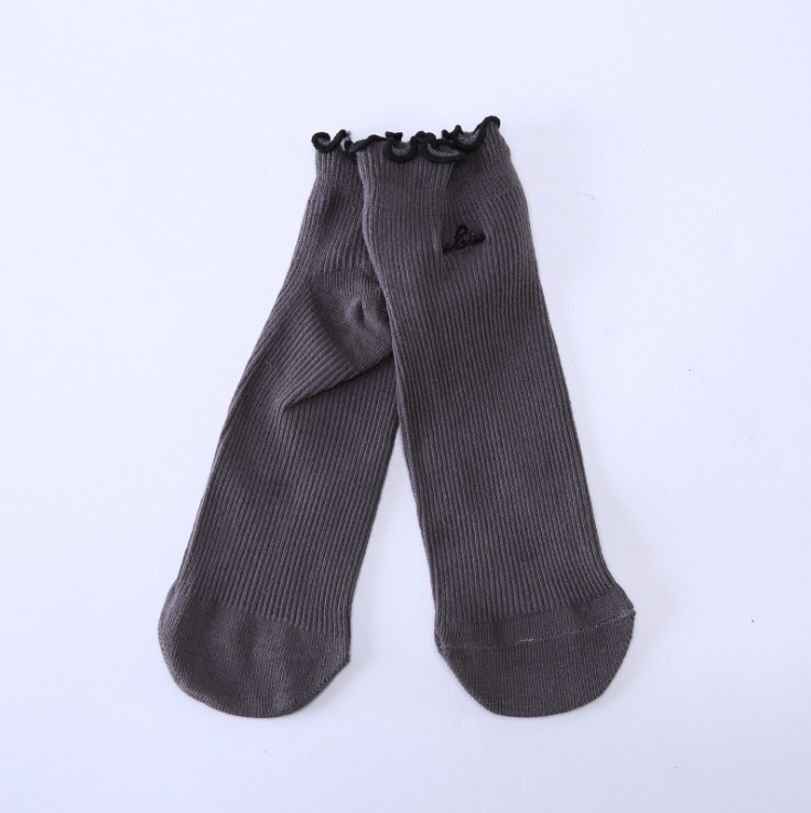 Loose mouth stockings embroidered