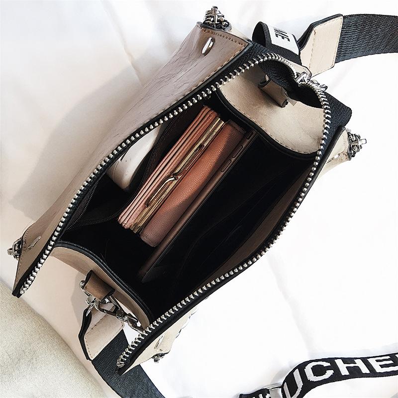 Scrub Leather Messenger Bag