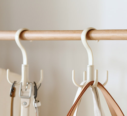 Rotary hanger, scarf, tie, scarf, clothes hanger, multi-functional plastic hanger for household use and space saving