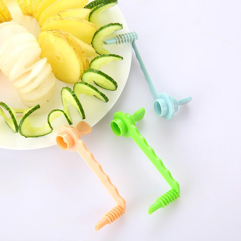 Creative fruit and vegetable curler manual cucumber slicer