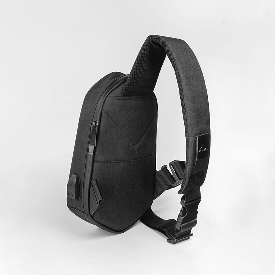 Polyhedron chest pack