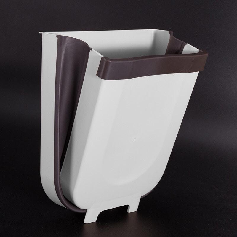 Hanging collapsible trash can
