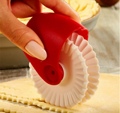 Kitchen pastry cutting wheel crimping wheel manual face cutter roller knife kitchen gadget