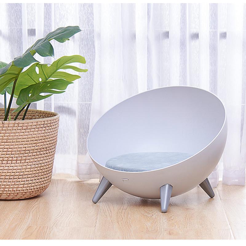 Hemispherical pet nest