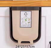 Hanging collapsible trash can