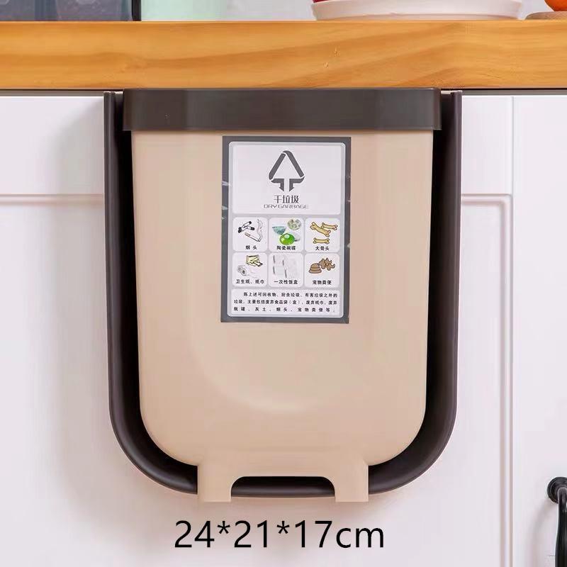 Hanging collapsible trash can