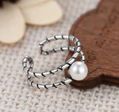 Twisted pearl ring