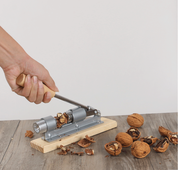 Multifunctional walnut clip