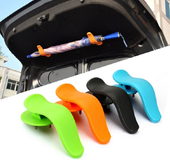 Car trunk umbrella clip