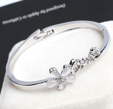Pulsera koreana gato