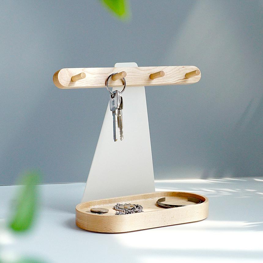 Creative hanging key holder