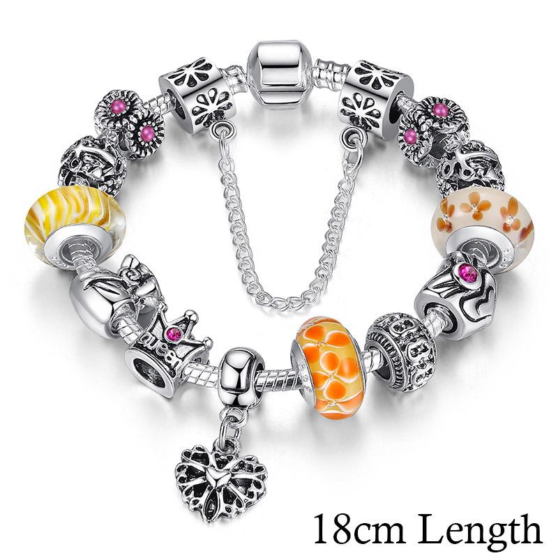 Pulsera de cuentas con corona de reina