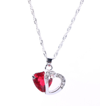 Collar forma corazón colgante