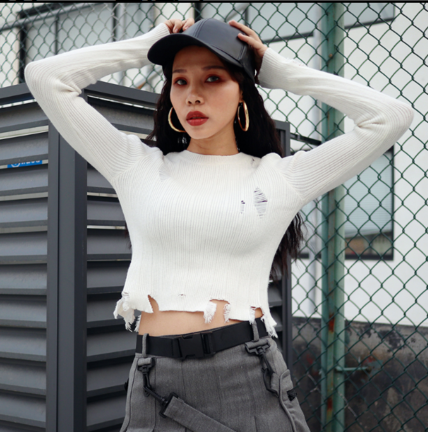 Irregular hole exposed navel sweater