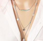 Collares de color dorado