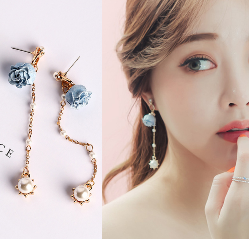 Flower earrings lady