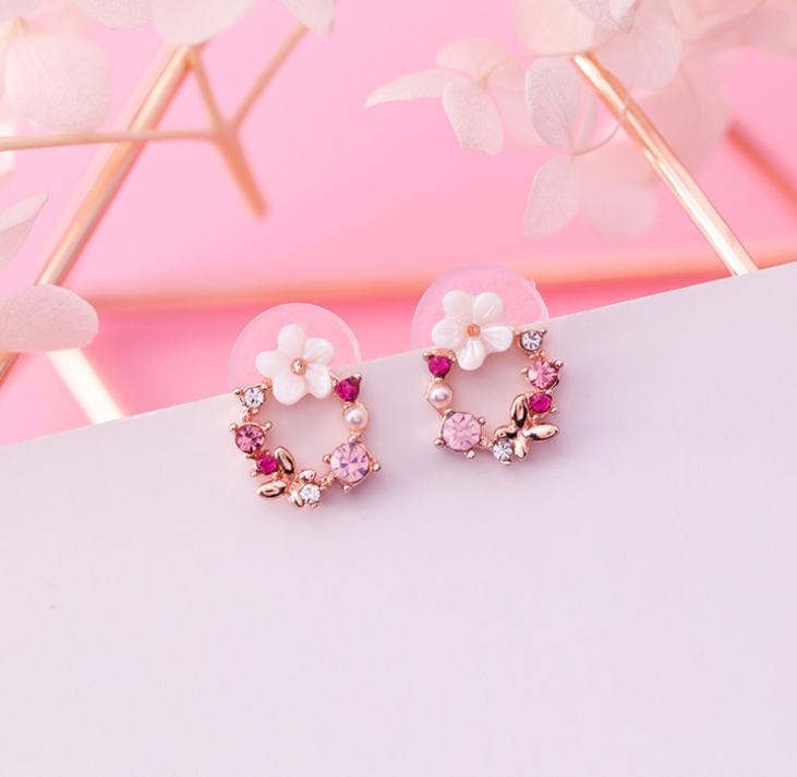 Flower pendant