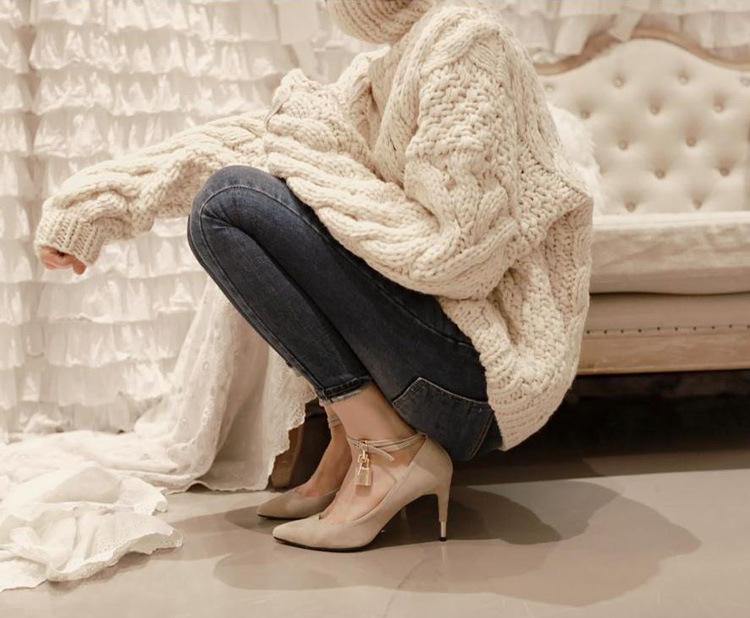 Turtleneck knit sweater