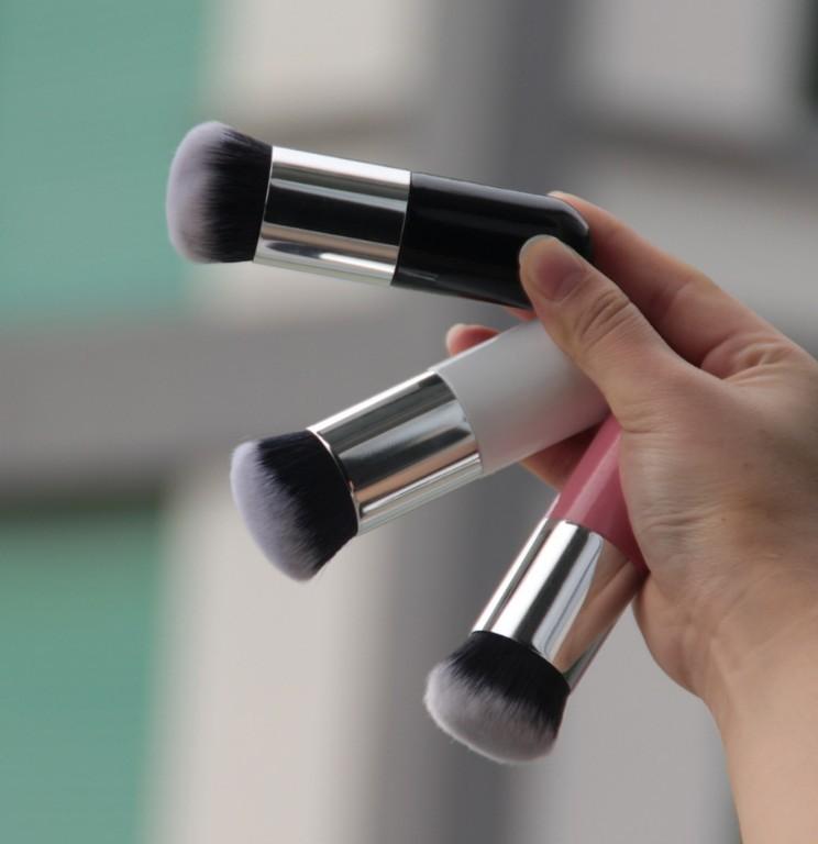 Makeup brush powder