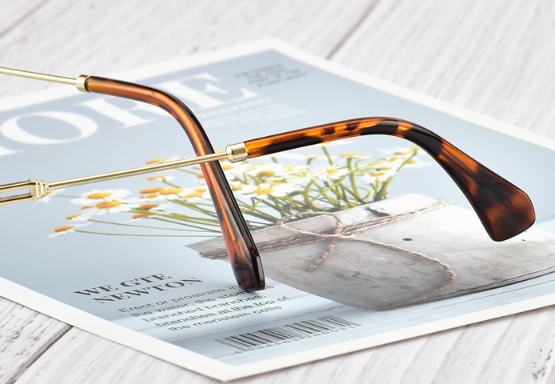 Oval polished edge sunglasses