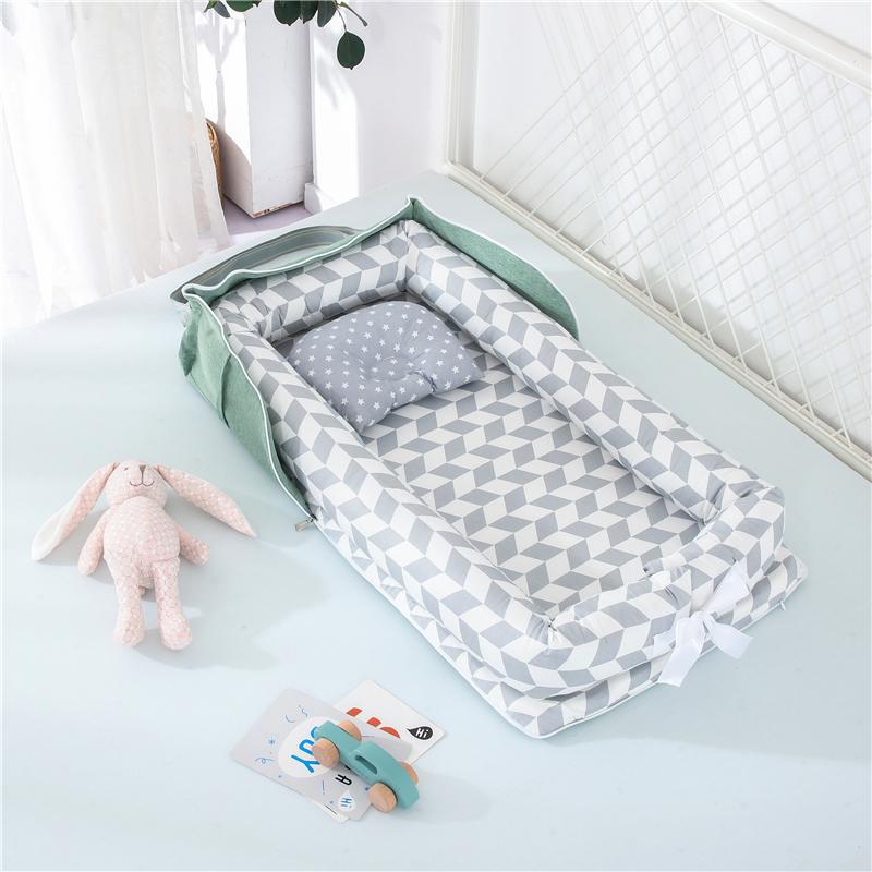 Portable baby crib