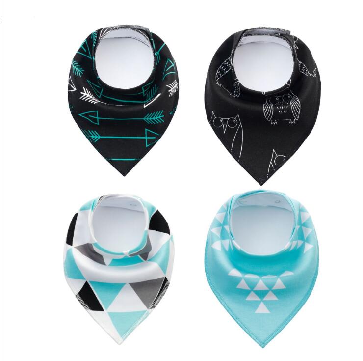 4 piezas / lote Impresión  Varios Diseños Tela Babero Bandana
