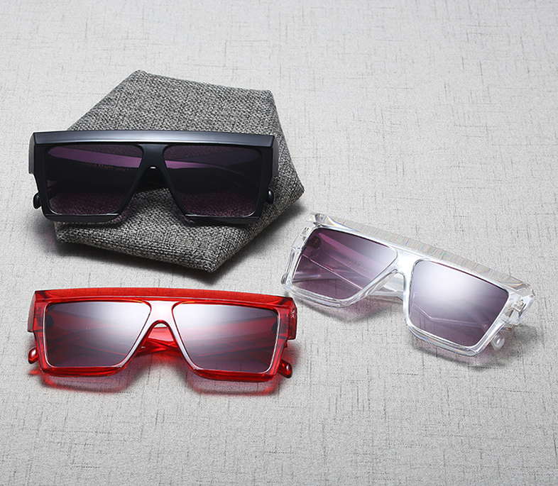 Large hinge frame sunglasses
