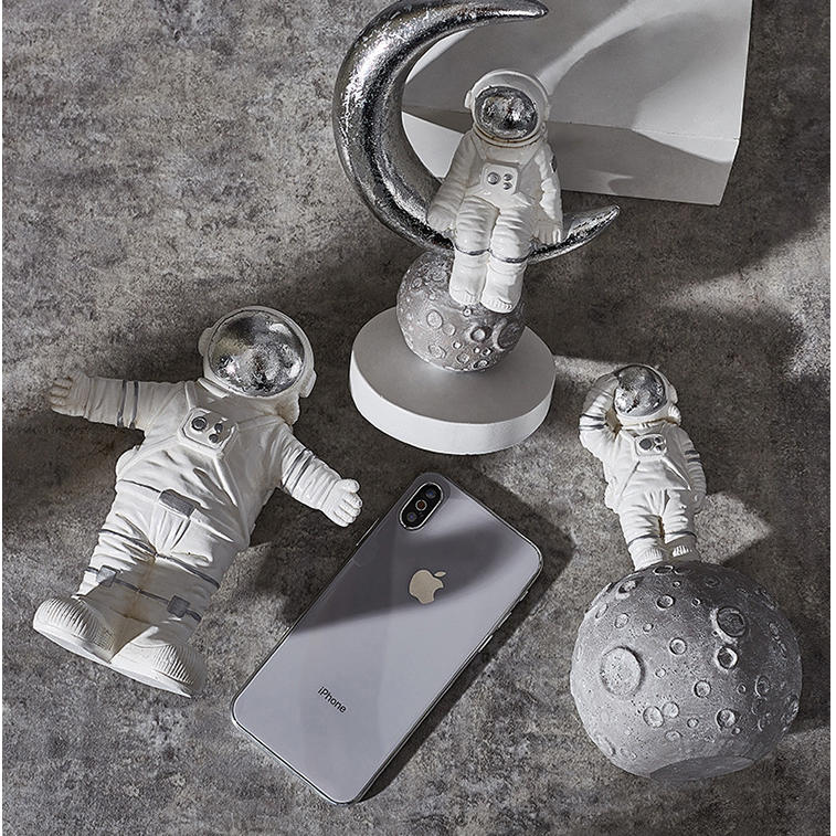 Creative Astronauts Crafts Resin Decoration Coffee Shop Music Bar Cabinet Soft Decorations