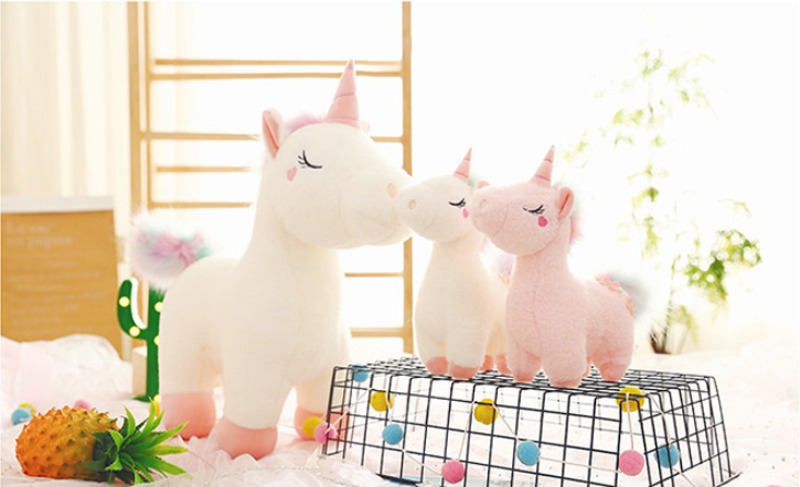 Plush unicorn toy