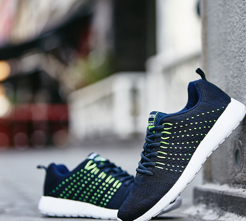 Flying woven low-top sports running shoes Korean version of the wild comfortable fashion trend sports shoes