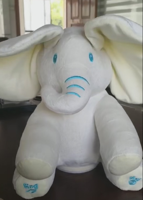 Las orejas se moverán para cantar muñecos de peluche de elefante