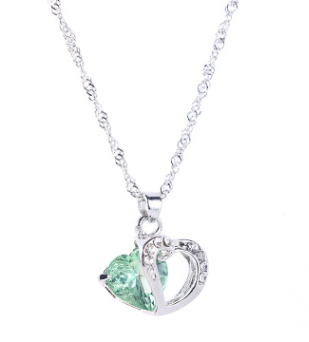 Collar forma corazón colgante