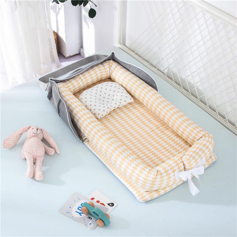 Portable baby crib