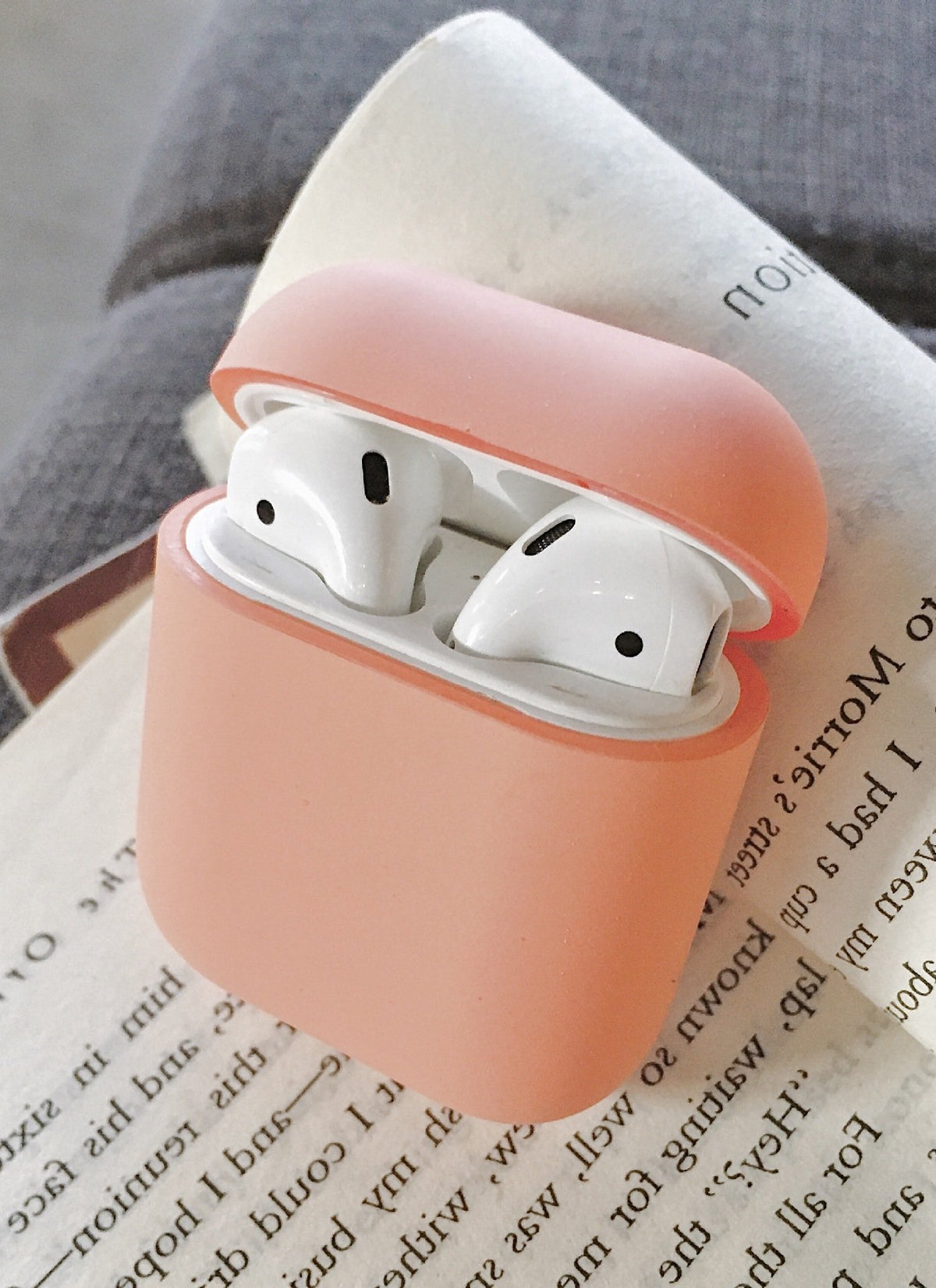Wireless earphone case