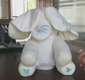 Las orejas se moverán para cantar muñecos de peluche de elefante