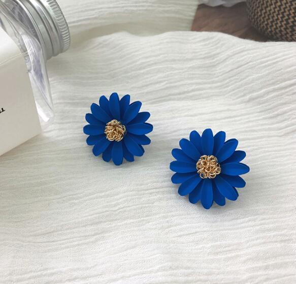 Color chrysanthemum flower earring